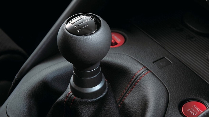 Обновлённый Nissan Z наконец-то представлен в Японии: МКП доступна на всех версиях