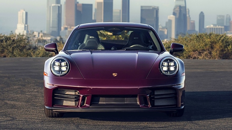 По заявкам трудящихся: Porsche 911 Carrera S снова доступен на «механике», но есть нюанс