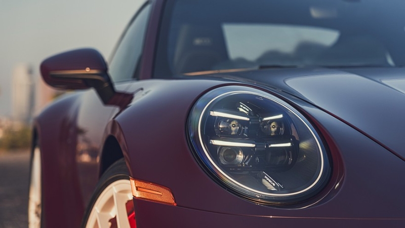 По заявкам трудящихся: Porsche 911 Carrera S снова доступен на «механике», но есть нюанс