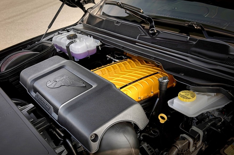 Заводской тюнинг для Ram 1500 Rumble Bee: большие &laquo;мясорубки&raquo;, подвеска, выхлоп, декор