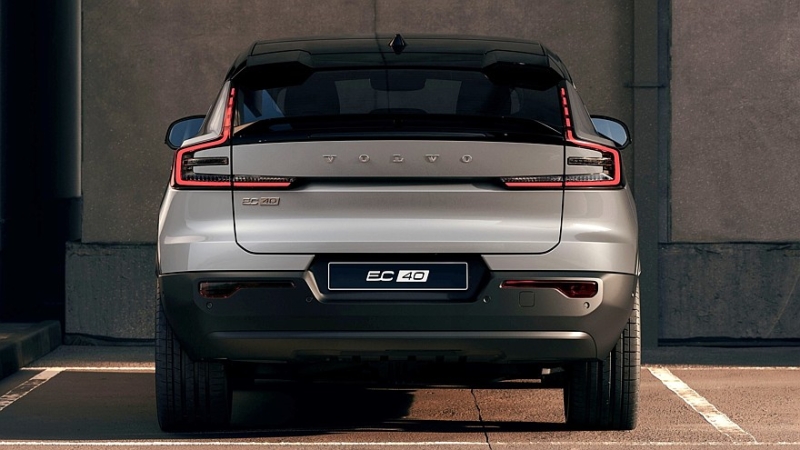 Компактные кроссоверы Volvo XC40, EX40 и EC40 пережили долгожданный рестайлинг