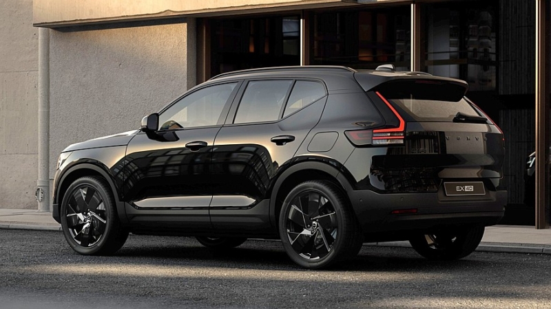 Компактные кроссоверы Volvo XC40, EX40 и EC40 пережили долгожданный рестайлинг