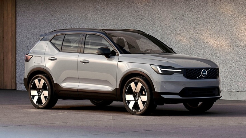 Компактные кроссоверы Volvo XC40, EX40 и EC40 пережили долгожданный рестайлинг