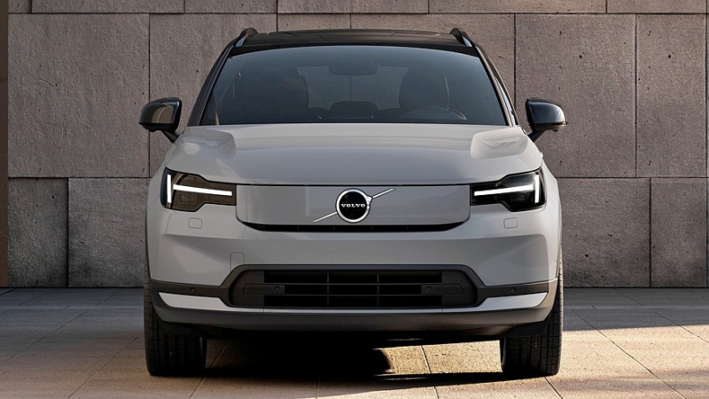 Компактные кроссоверы Volvo XC40, EX40 и EC40 пережили долгожданный рестайлинг