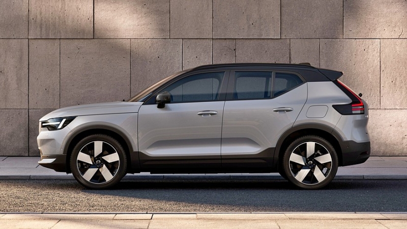 Компактные кроссоверы Volvo XC40, EX40 и EC40 пережили долгожданный рестайлинг