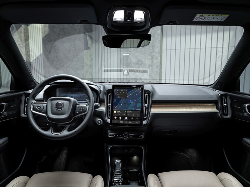 Компактные кроссоверы Volvo XC40, EX40 и EC40 пережили долгожданный рестайлинг