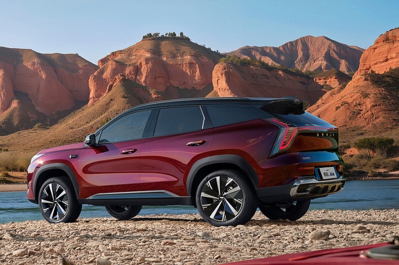 Кроссовер Geely Atlas получил новую версию: другая начинка и кое-что ещё