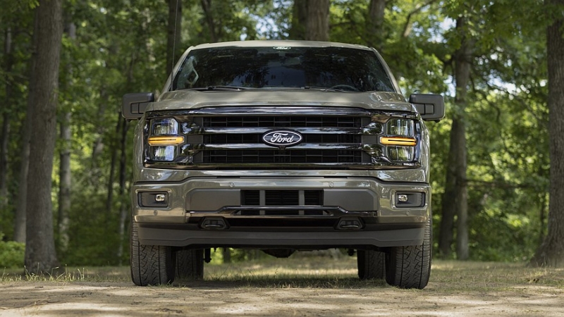 Посвежевший Ford F-150 получил другой базовый мотор и новую версию Carhartt