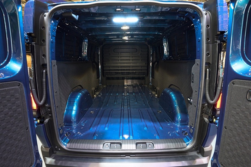 Рассекречен Kia PV7, который поборется за покупателей с Ford E-Transit Custom