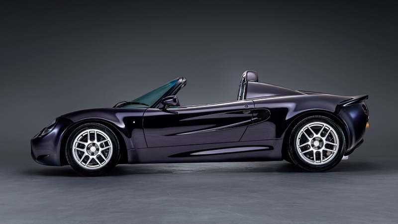 Рестомод Analogue VHPK на базе Lotus Elise S1: водитель по центру и масса менее 600 кг