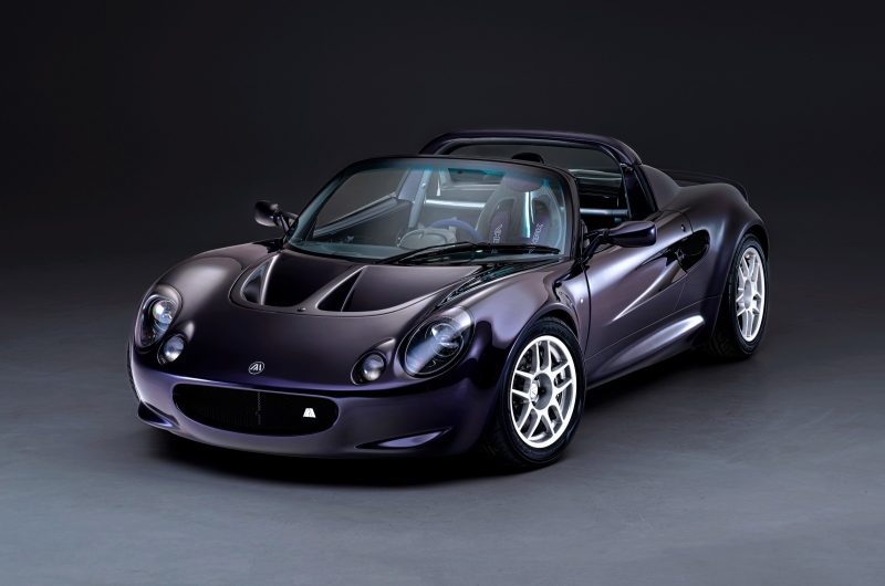 Рестомод Analogue VHPK на базе Lotus Elise S1: водитель по центру и масса менее 600 кг