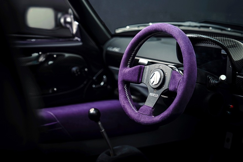 Рестомод Analogue VHPK на базе Lotus Elise S1: водитель по центру и масса менее 600 кг