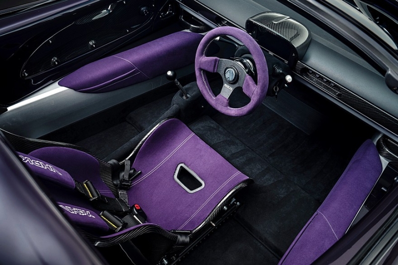 Рестомод Analogue VHPK на базе Lotus Elise S1: водитель по центру и масса менее 600 кг