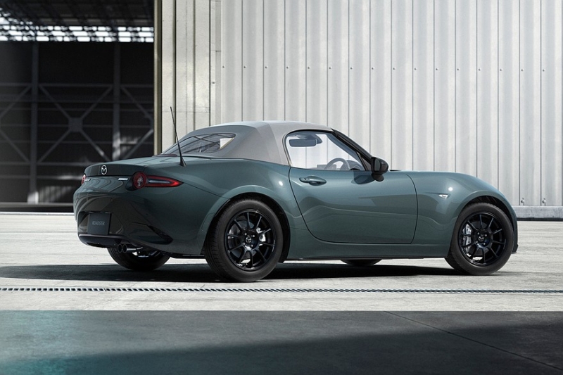 Родстер Mitsuoka LA1: вдохновлён классическим Chevrolet Corvette, сделан на базе Mazda MX-5