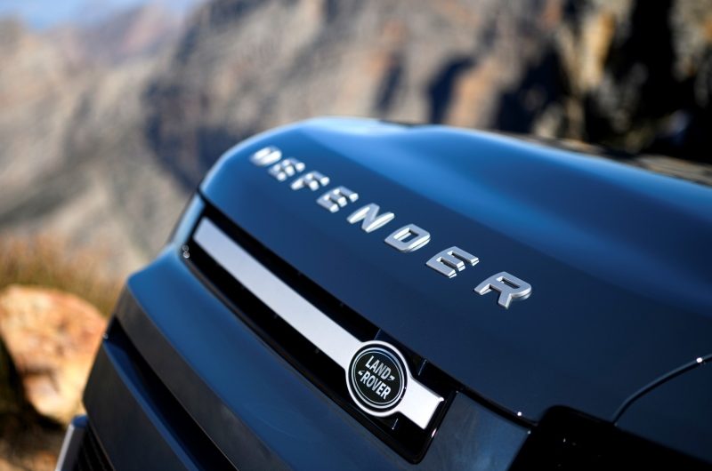 Слухи: первой американской моделью LR Defender будет пикап на платформе Stellantis