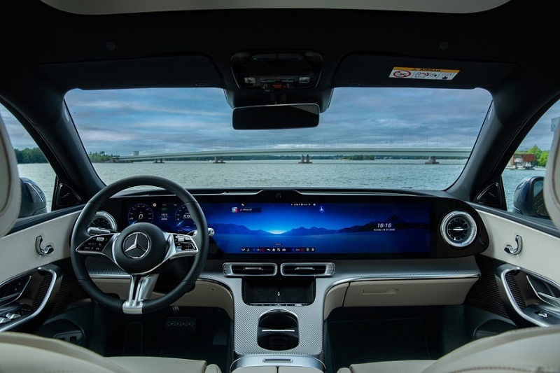 У Mercedes-Benz C-Class electric появилась версия попроще и подешевле