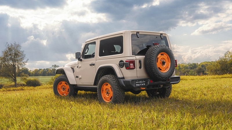 У внедорожника Wrangler появилась спецверсия с отсылкой на первый гражданский Jeep