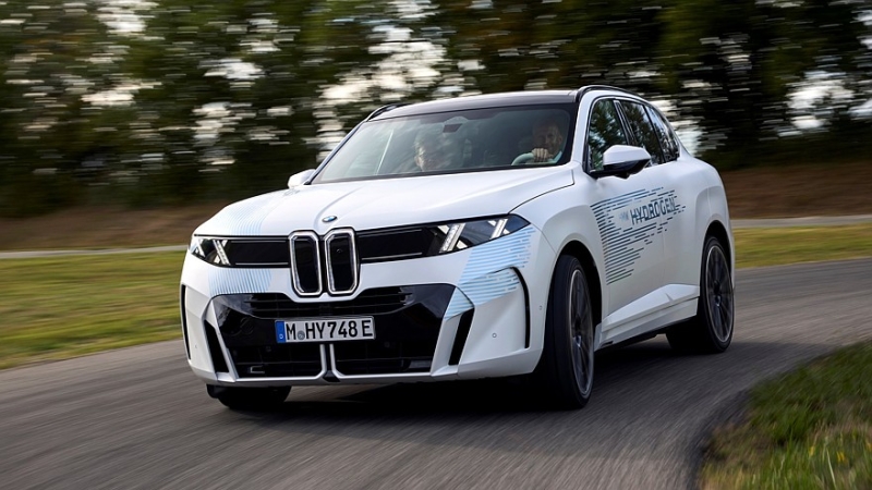 Водородный BMW iX5 Hydrogen нового поколения сбросил камуфляж