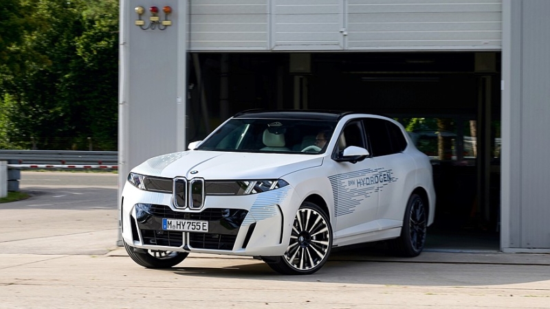 Водородный BMW iX5 Hydrogen нового поколения сбросил камуфляж