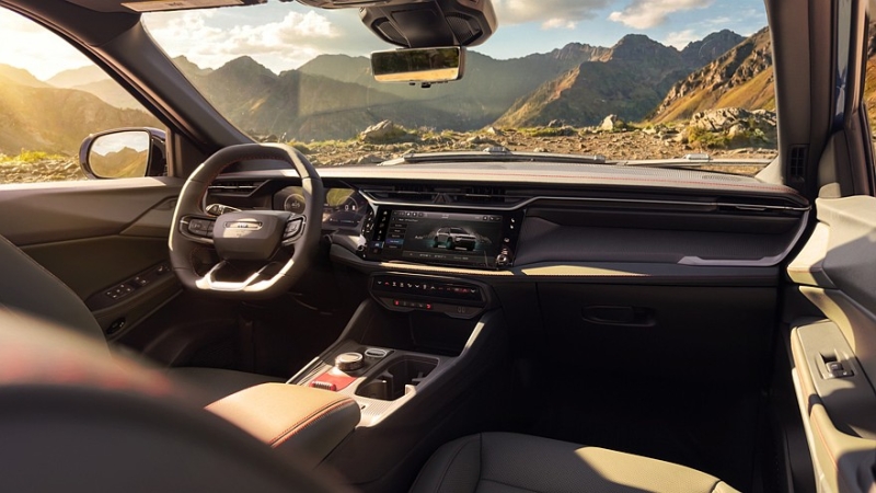 Кроссовер Jeep Cherokee обзавёлся несколькими новыми версиями