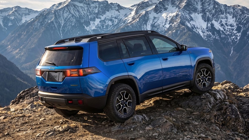 Кроссовер Jeep Cherokee обзавёлся несколькими новыми версиями