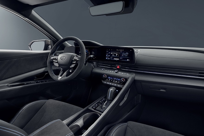 У спортседана Hyundai Elantra N появилась сдержанная версия Monochrome