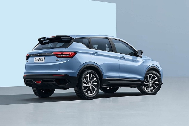 &laquo;Упрощённый&raquo; Geely Coolray снова модернизировали: первые официальные фото