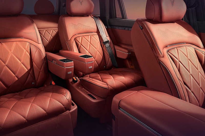 Dongfeng полностью раскрыл интерьер кроссовера Voyah Taishan, который привезут в Россию