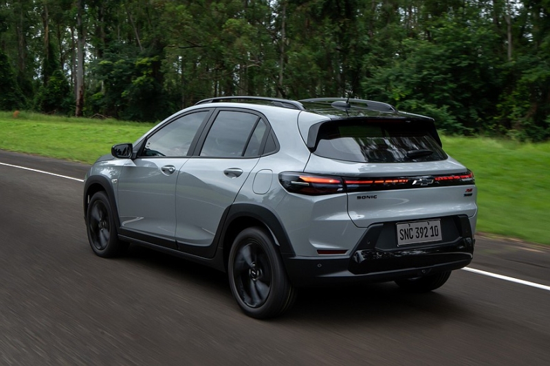 Кроссовер Chevrolet Sonic: полноценные официальные фото