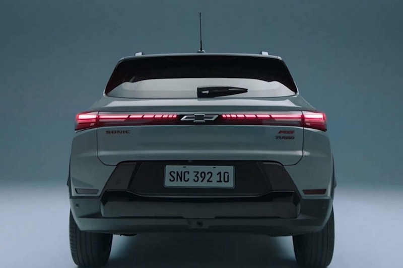 Кроссовер Chevrolet Sonic: полноценные официальные фото