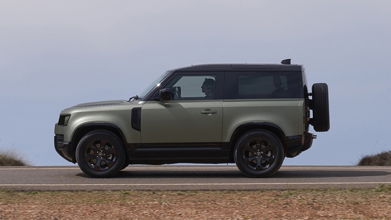 Land Rover готовит Defender Sport: полный привод, меньше Defender 90 и «квадратный» дизайн