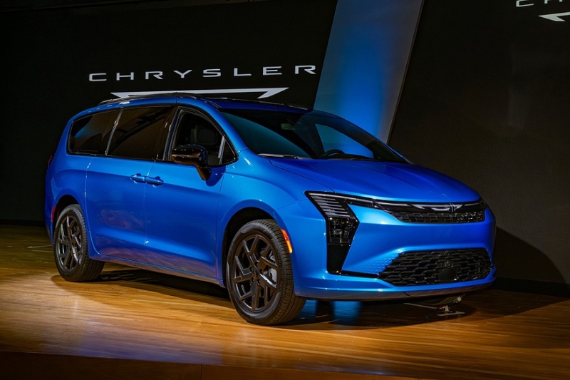 Обновлённый минивэн Chrysler Pacifica предложен с прежним мотором V6