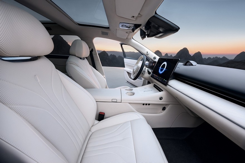 Полноприводный седан Voyah Passion L готов к старту продаж