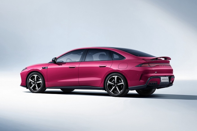 Представлен крупный и недорогой седан Arcfox S3 от BAIC