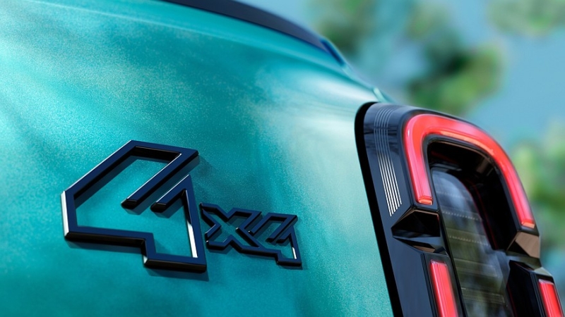 Тепло и ещё теплее: кроссовер Renault 4 превратился в пляжный автомобиль JP4x4